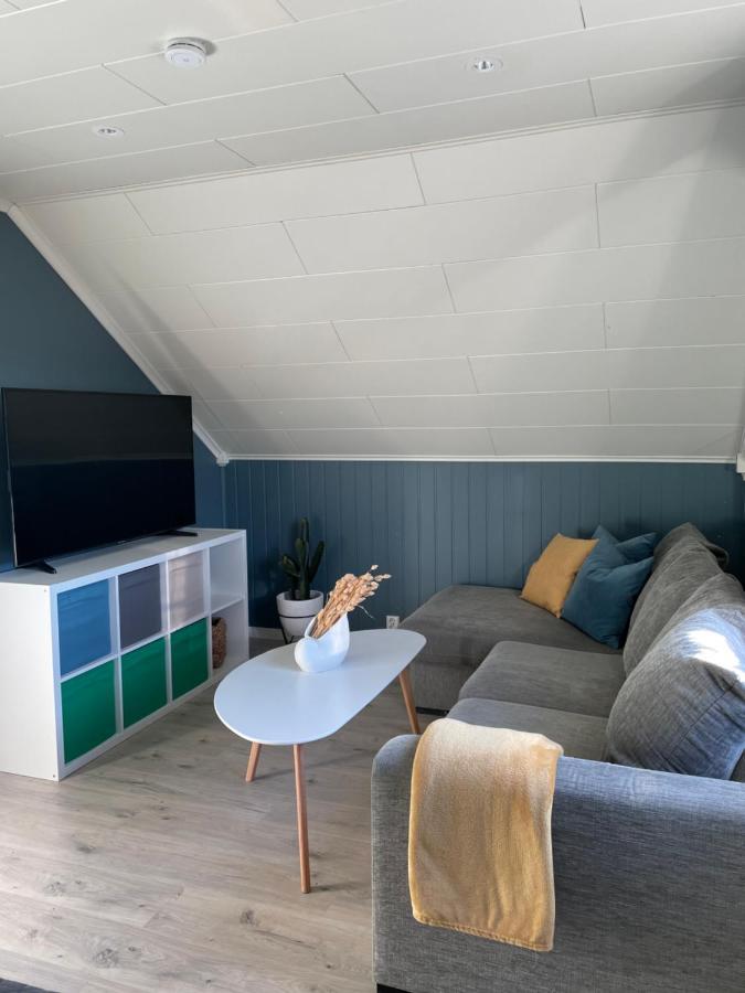 Modern, Small Appartment Ларвик Екстериор снимка