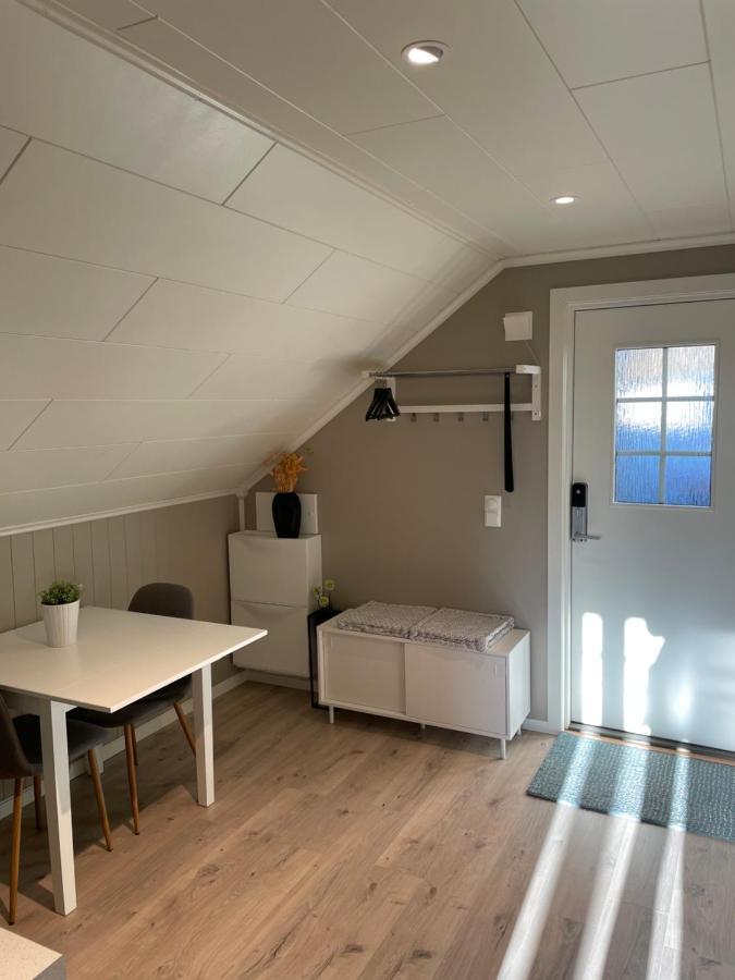Modern, Small Appartment Ларвик Екстериор снимка