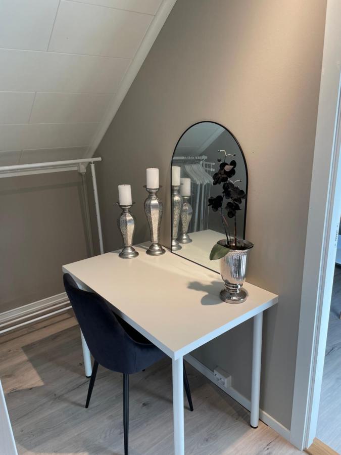 Modern, Small Appartment Ларвик Екстериор снимка